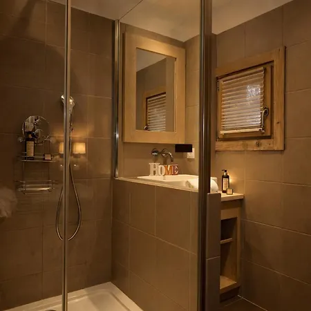 Moderne 5* à La Tania - 12 Pers, Jacuzzi, Sauna, Skis Aux Pieds, Cheminée, Cinéma - Fr-1-575-154 Chalet *